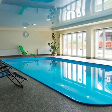 Family Hotel Kaskad Bukovel Luaran gambar