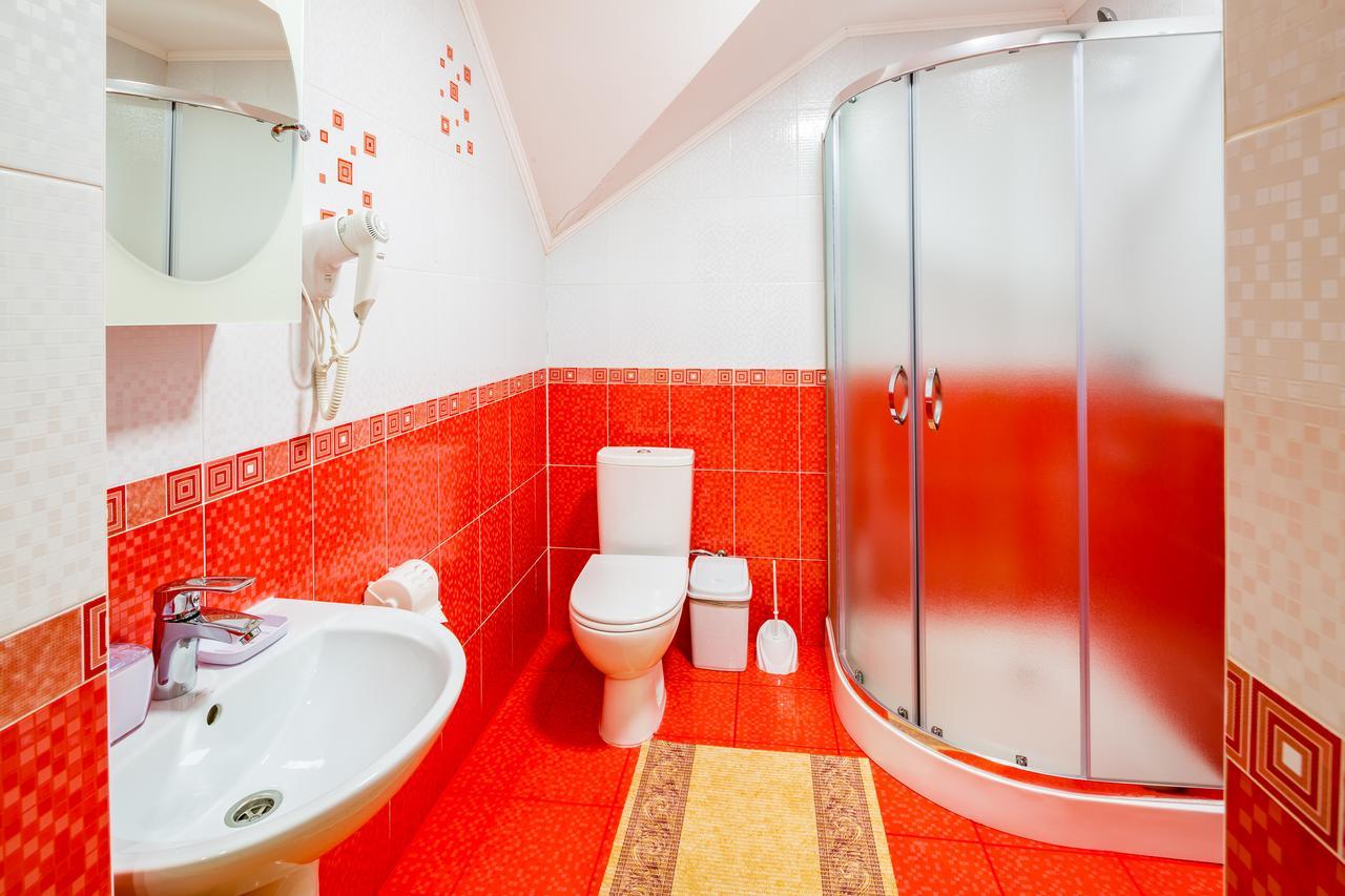 Family Hotel Kaskad Bukovel Luaran gambar