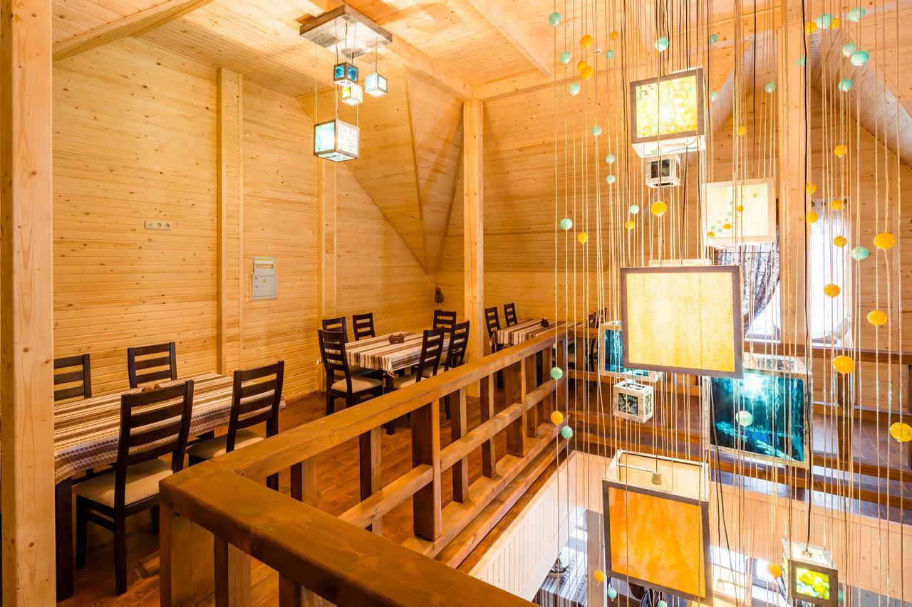 Family Hotel Kaskad Bukovel Luaran gambar