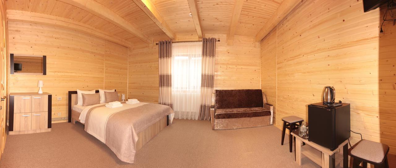Family Hotel Kaskad Bukovel Luaran gambar