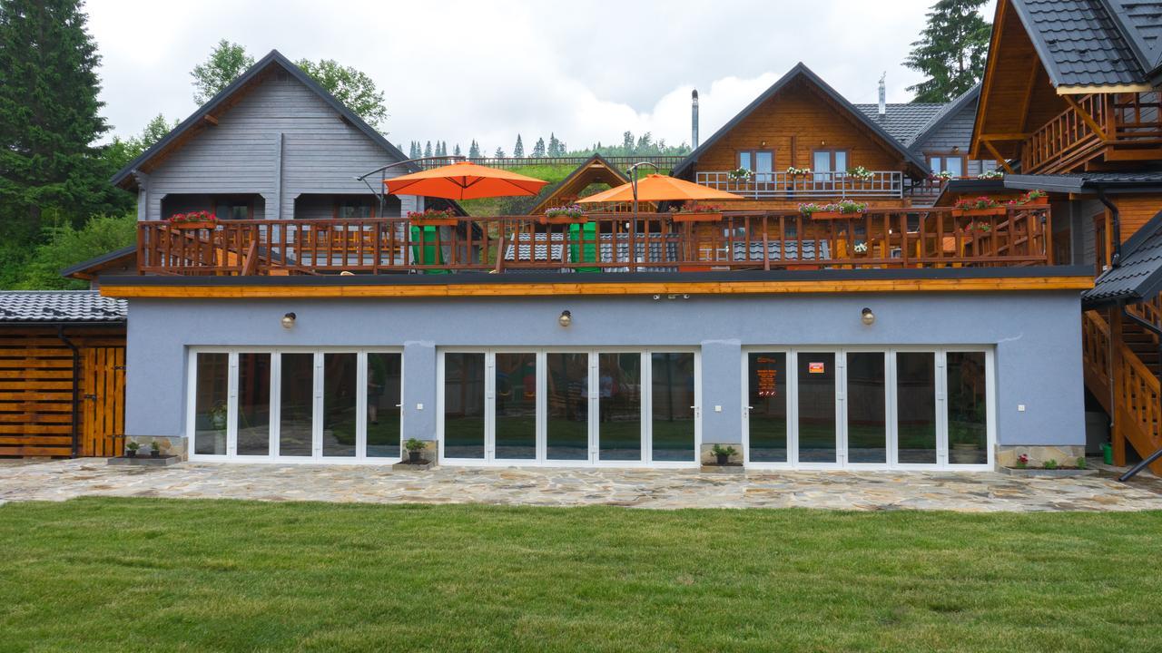 Family Hotel Kaskad Bukovel Luaran gambar