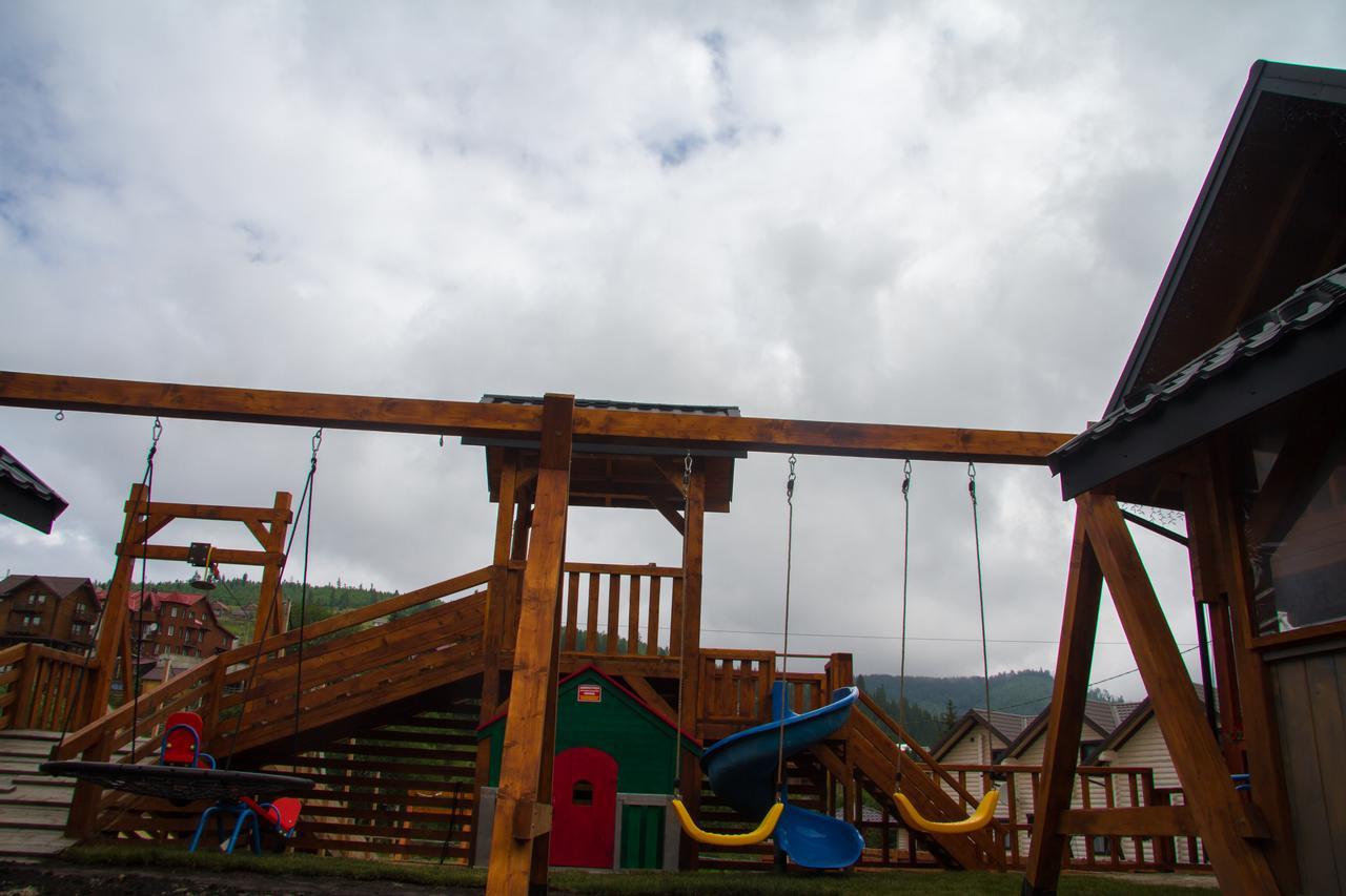 Family Hotel Kaskad Bukovel Luaran gambar