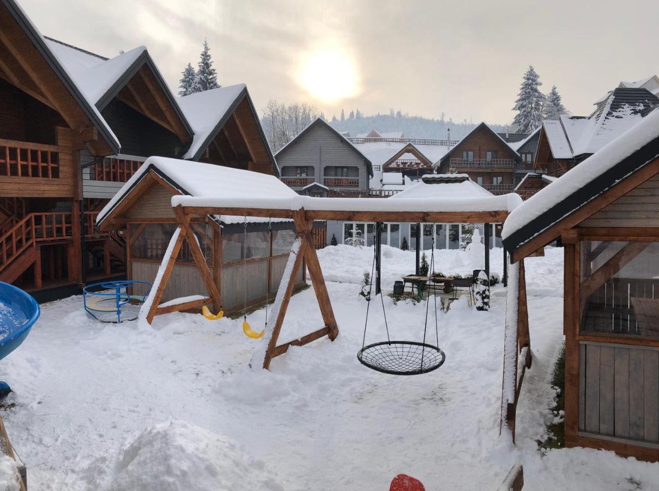 Family Hotel Kaskad Bukovel Luaran gambar