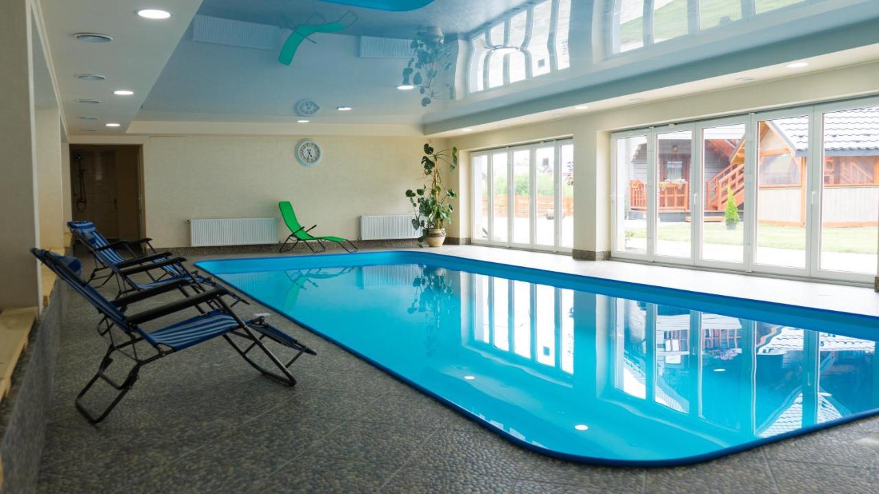Family Hotel Kaskad Bukovel Luaran gambar